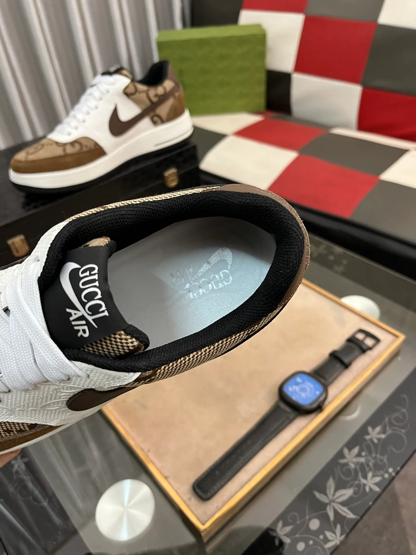 Men's Men's Shoes💰440⌚️⌚️【GUCCI】Gucci men's latest white shoe series casual shoes! The official website is built 1:1. Upper: Made of imported cowhide, with electric embroidery ➕Inner lining: Made of high-quality first-layer pigskin, soft and comfortable. Picky material selection and exquisite workmanship give you the best enjoyment. Size: 38-44 yards, 3️⃣ colors available.